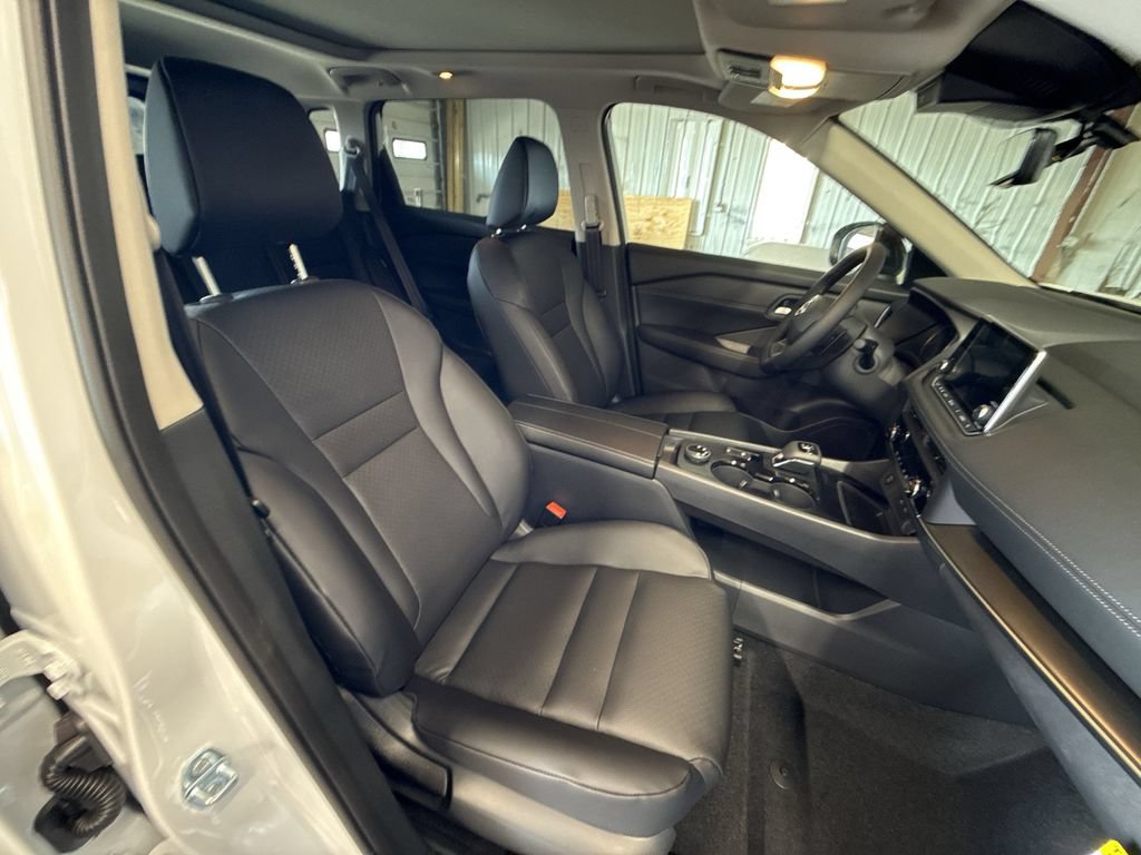 New 2026 Nissan Rogue Dark Armor AWD/4WD image 25
