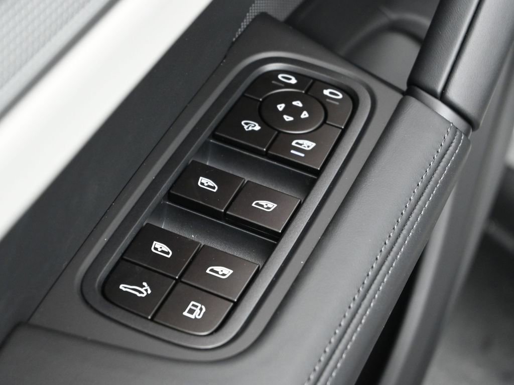 New 2026 Porsche Cayenne S image 9