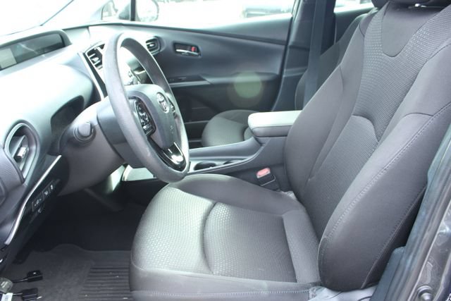 Used 2022 Toyota Prius LE FWD image 8