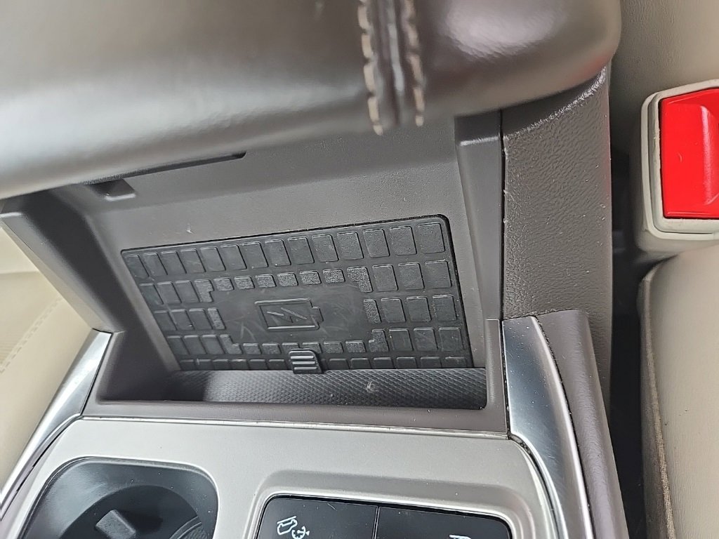 Certified 2022 Ford Explorer Platinum w/ Equipment Group 601A image 15