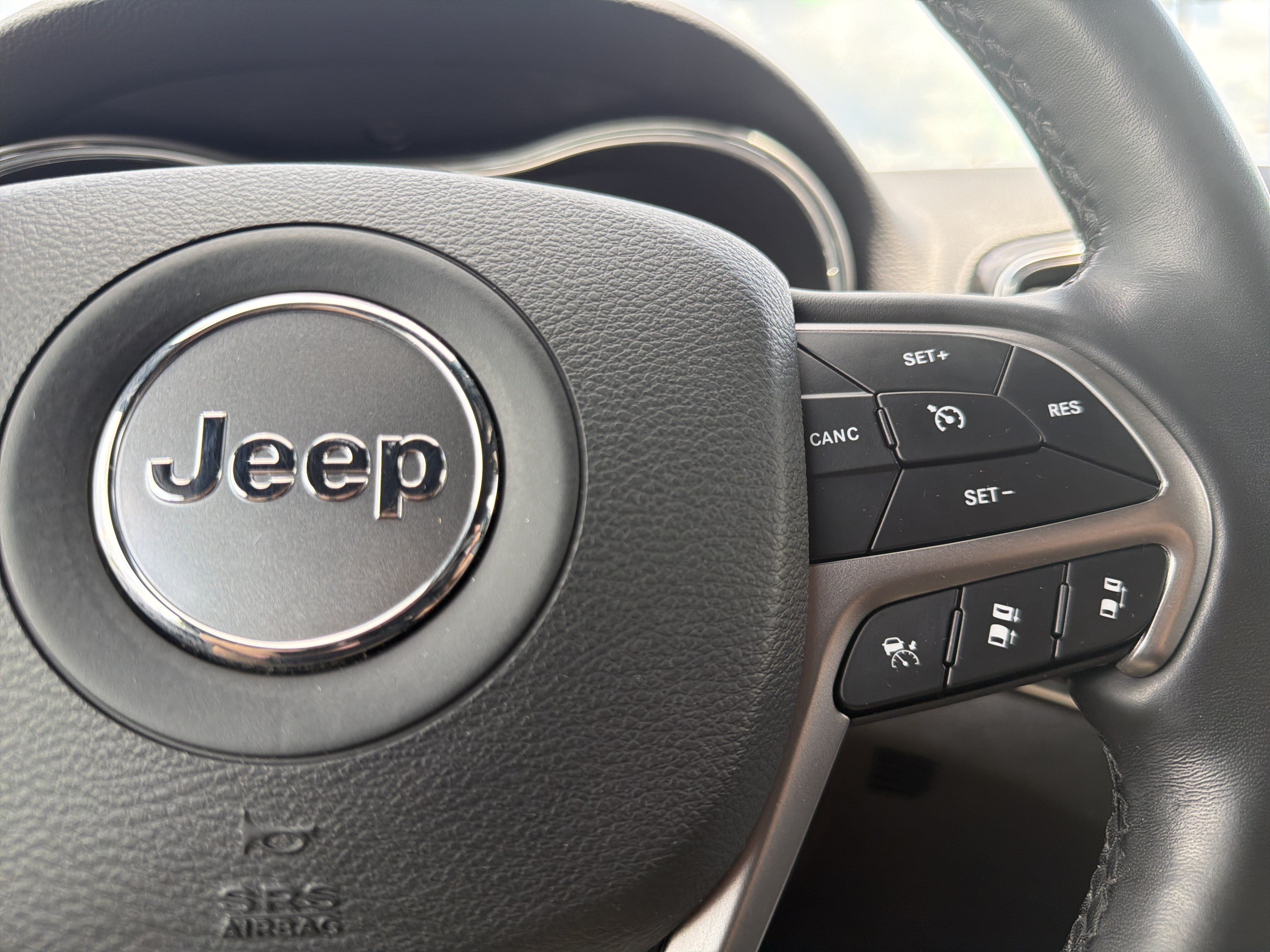 Used 2021 Jeep Grand Cherokee Limited w/ Quick Order Package 28K 80th AWD/4WD image 10