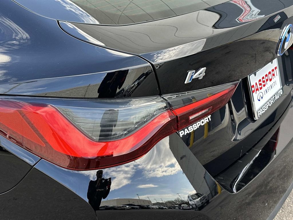 Used 2023 BMW i4 eDrive35 w/ Premium Package image 9