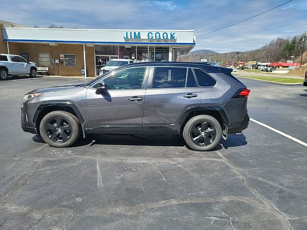 Used 2019 Toyota RAV4 XSE w/ XSE Weather Package image 12