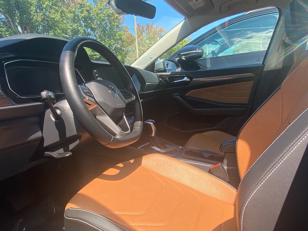 Certified 2024 Volkswagen Jetta SEL image 9
