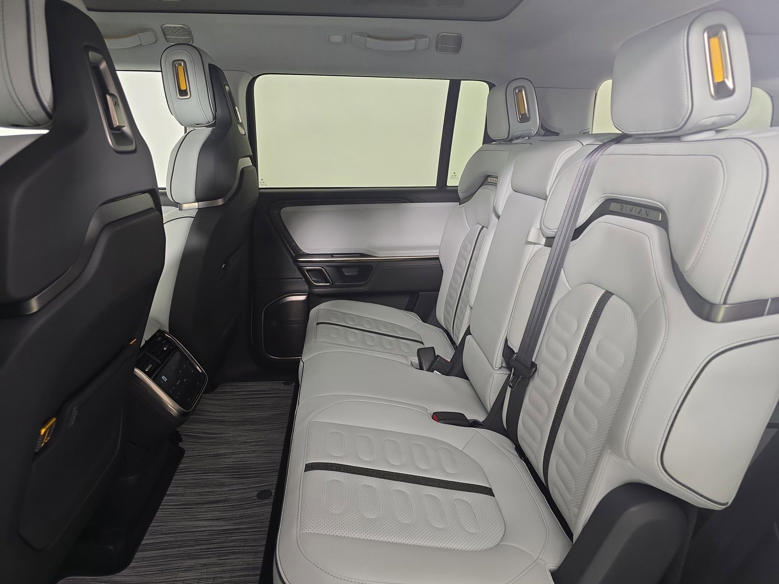 Used 2023 Rivian R1S Launch Edition image 21