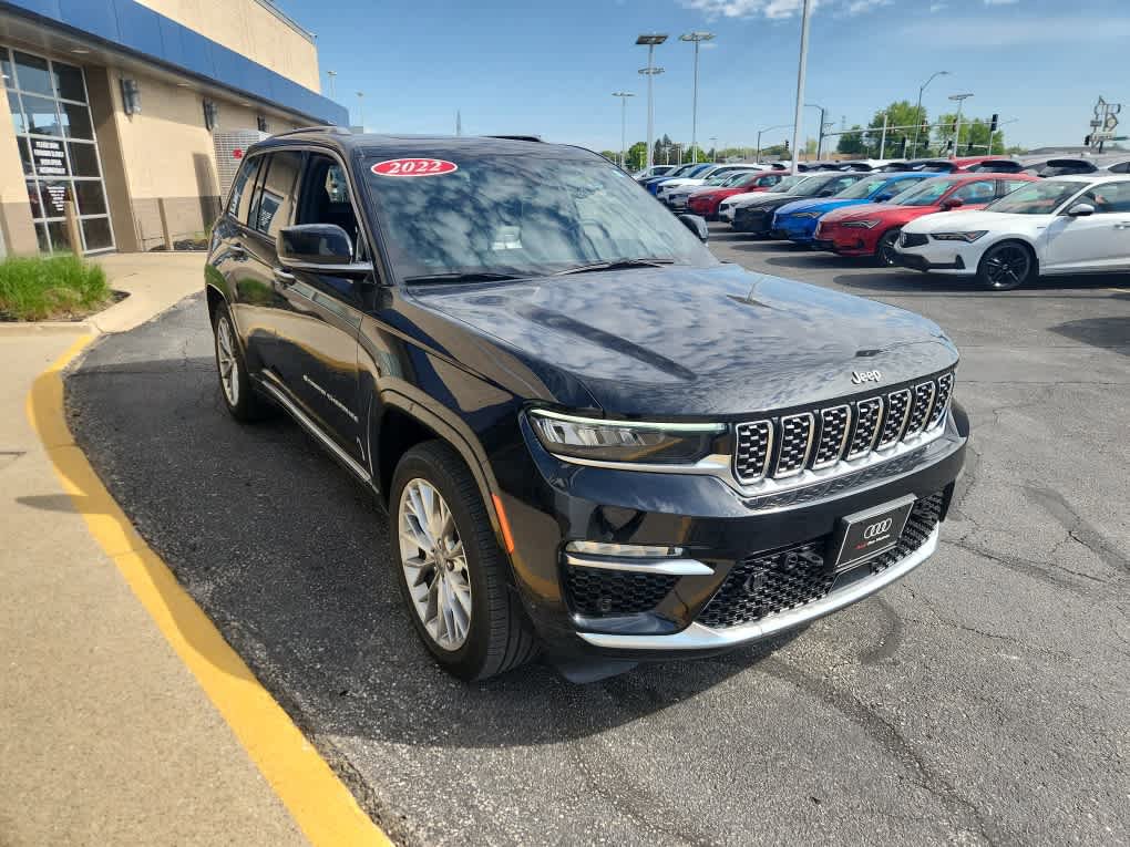 Used 2022 Jeep Grand Cherokee Summit AWD/4WD image 3
