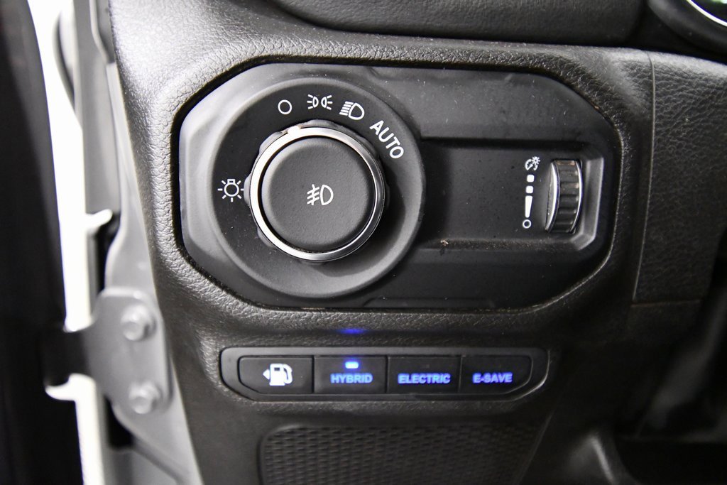 Used 2023 Jeep Wrangler Unlimited Sahara image 18