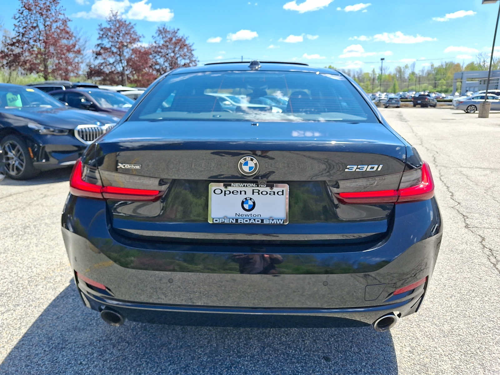 Used 2023 BMW 330i xDrive Sedan w/ Driving Assistance Package AWD/4WD image 5