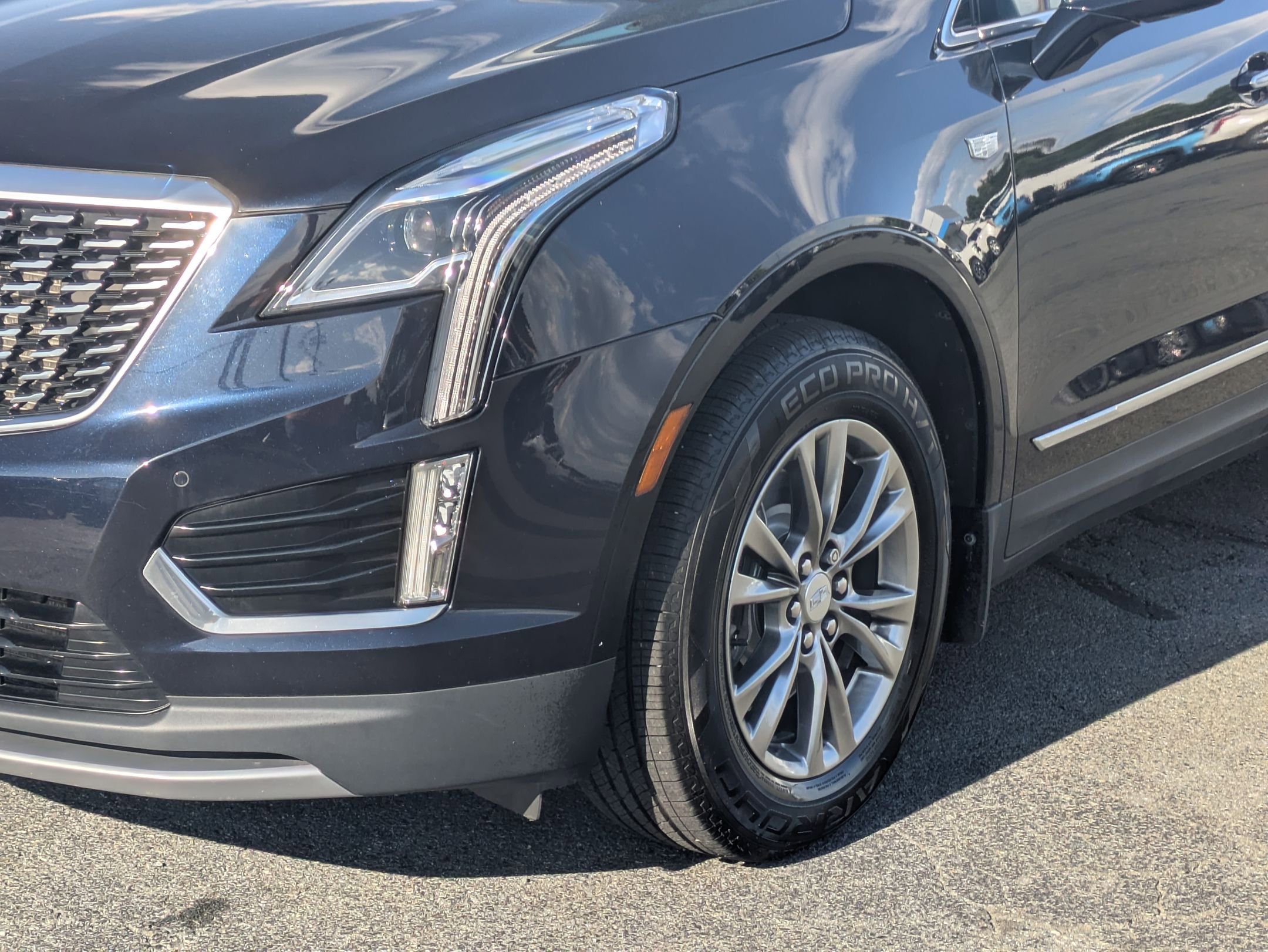 Used 2021 Cadillac XT5 Premium Luxury w/ LPO, Floor Liner Package AWD/4WD image 9