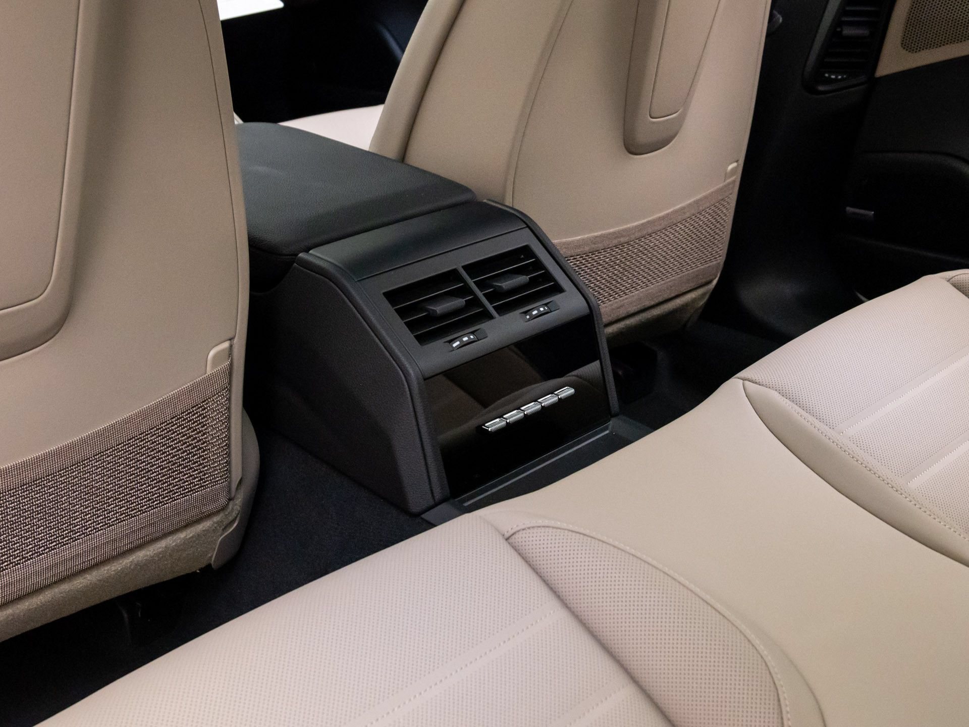 New 2026 Porsche Panamera 4 AWD/4WD image 17