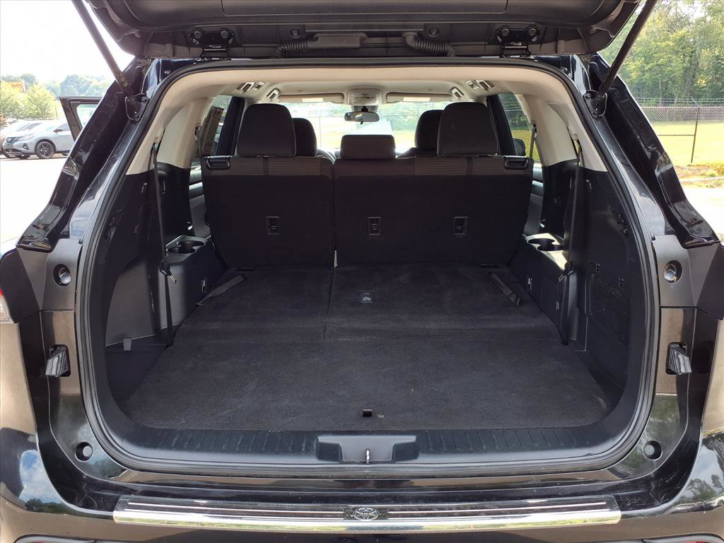 Used 2023 Toyota Highlander L image 26