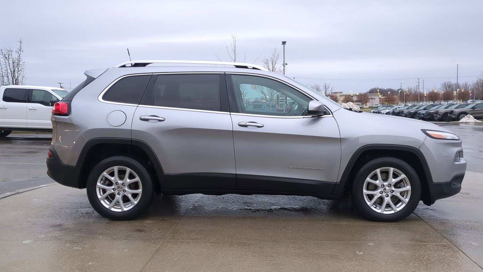 Used 2016 Jeep Cherokee Latitude w/ Comfort/Convenience Group image 7
