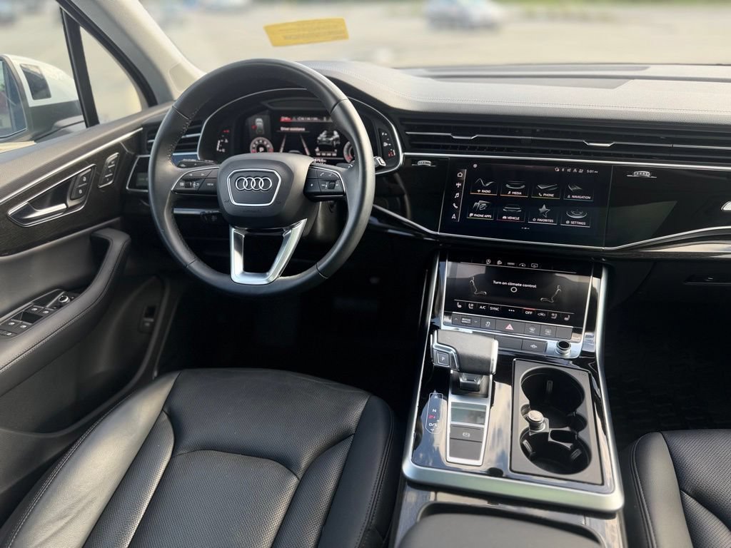 Used 2023 Audi Q7 2.0T Premium Plus w/ Premium Plus Package AWD/4WD image 11
