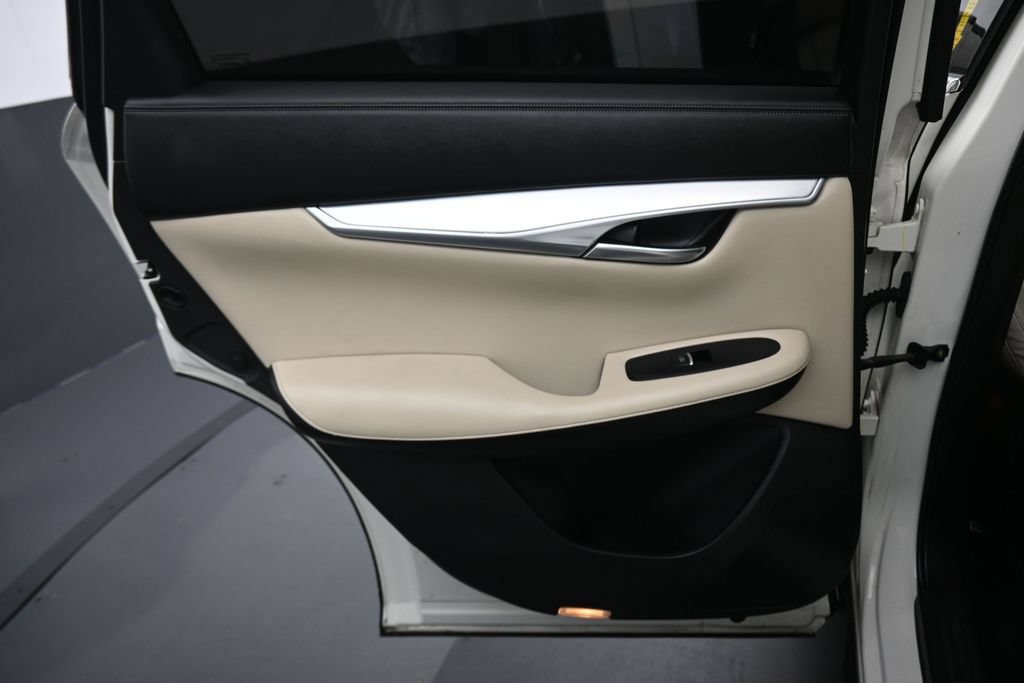 Used 2019 INFINITI QX50 Luxe w/ Navigation Package FWD image 27