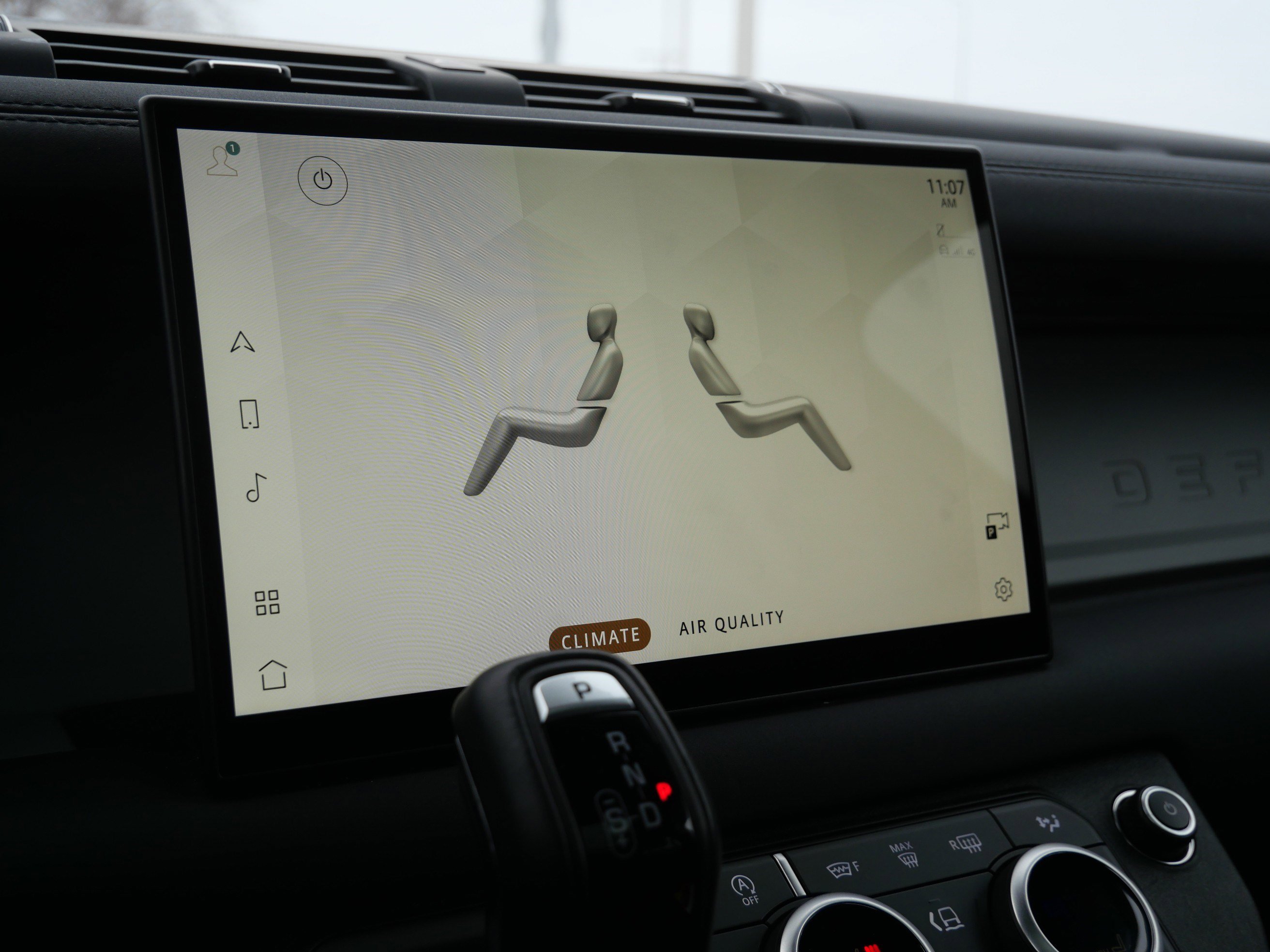 Used 2024 Land Rover Defender 130 S image 29