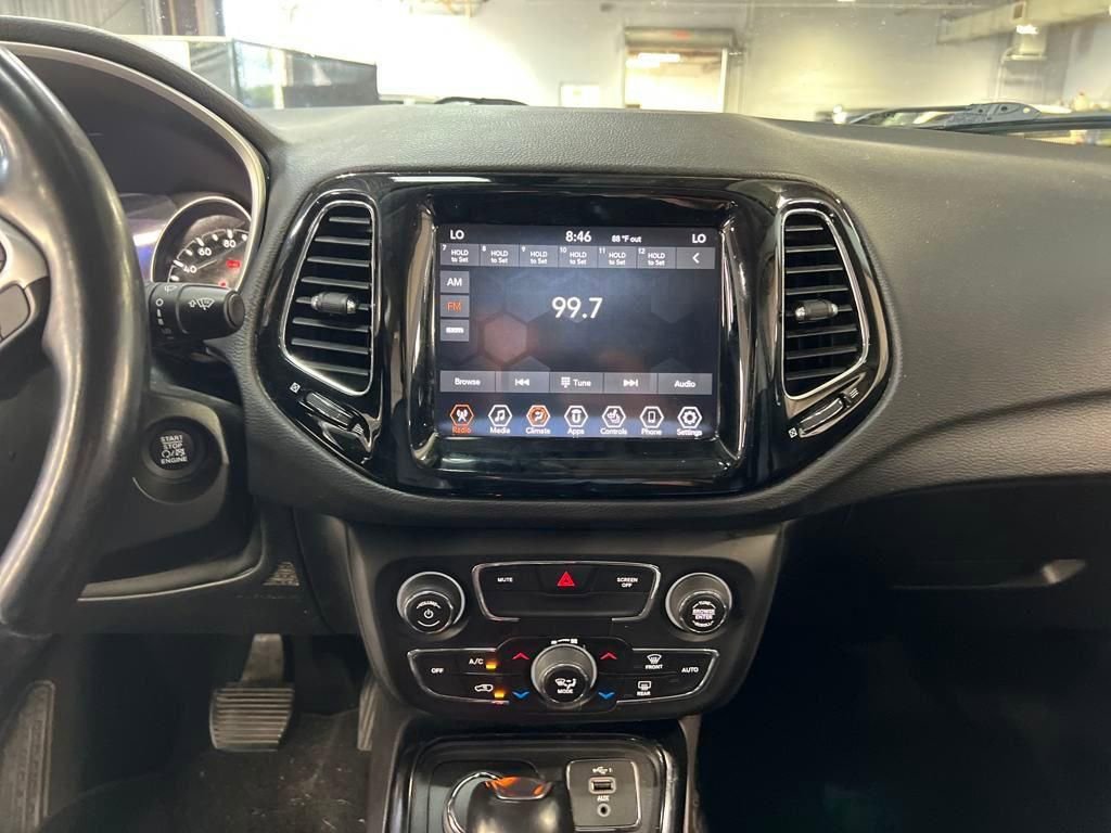 Used 2020 Jeep Compass Limited image 24