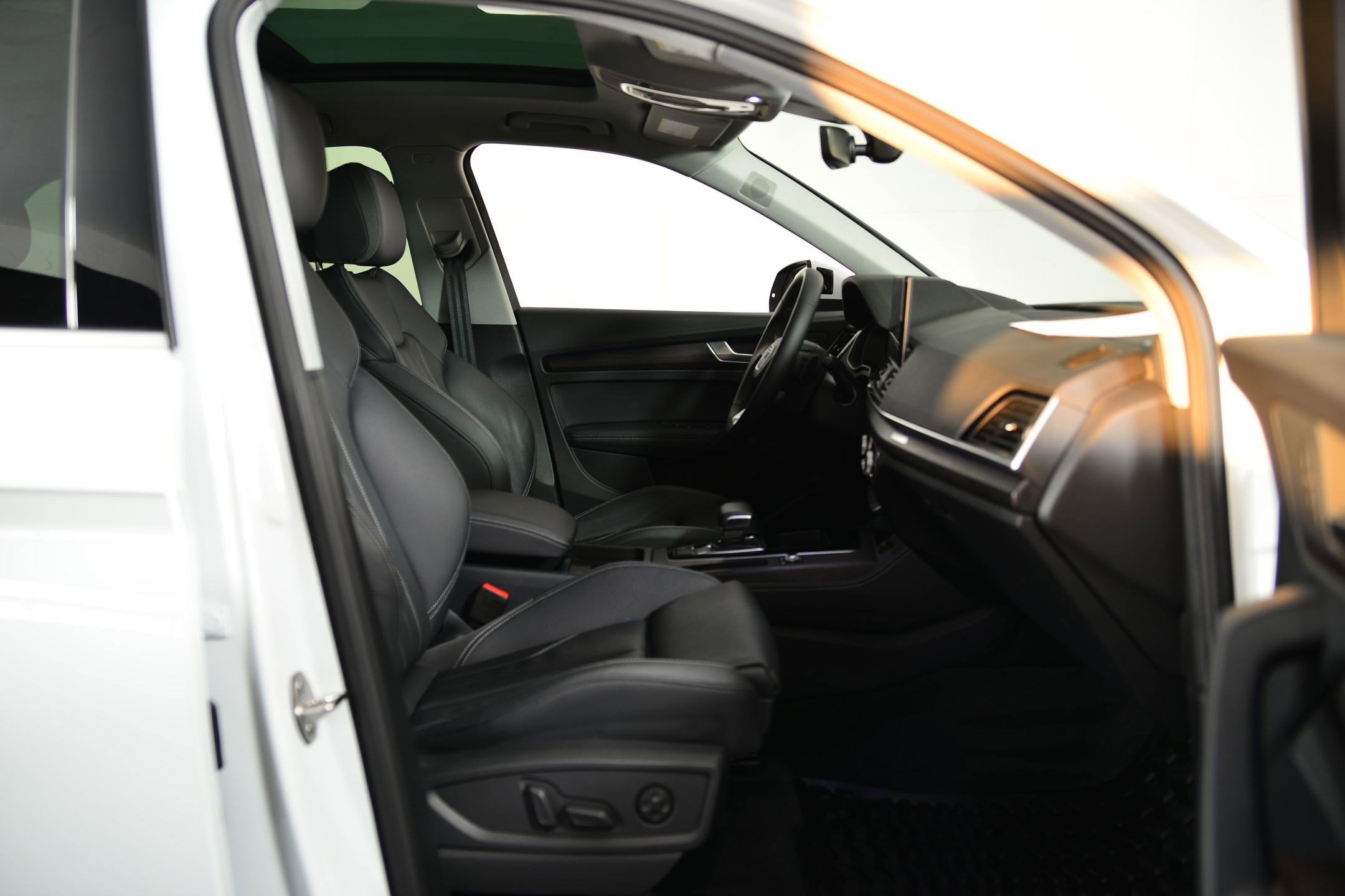 Certified 2025 Audi Q5 e Premium Plus w/ Premium Plus Package image 18