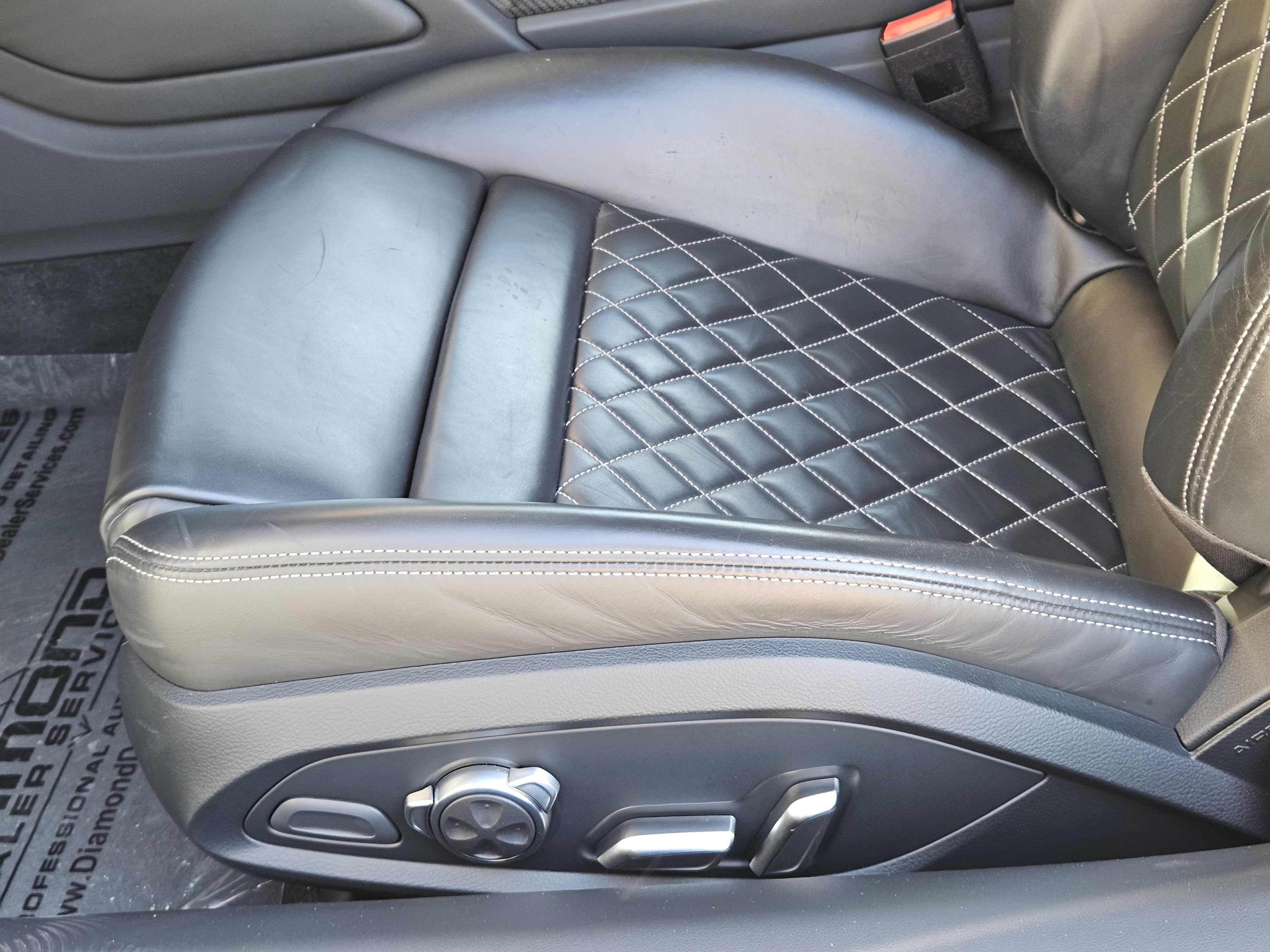 Used 2020 Audi R8 V10 w/ Carbon Exterior Package image 27