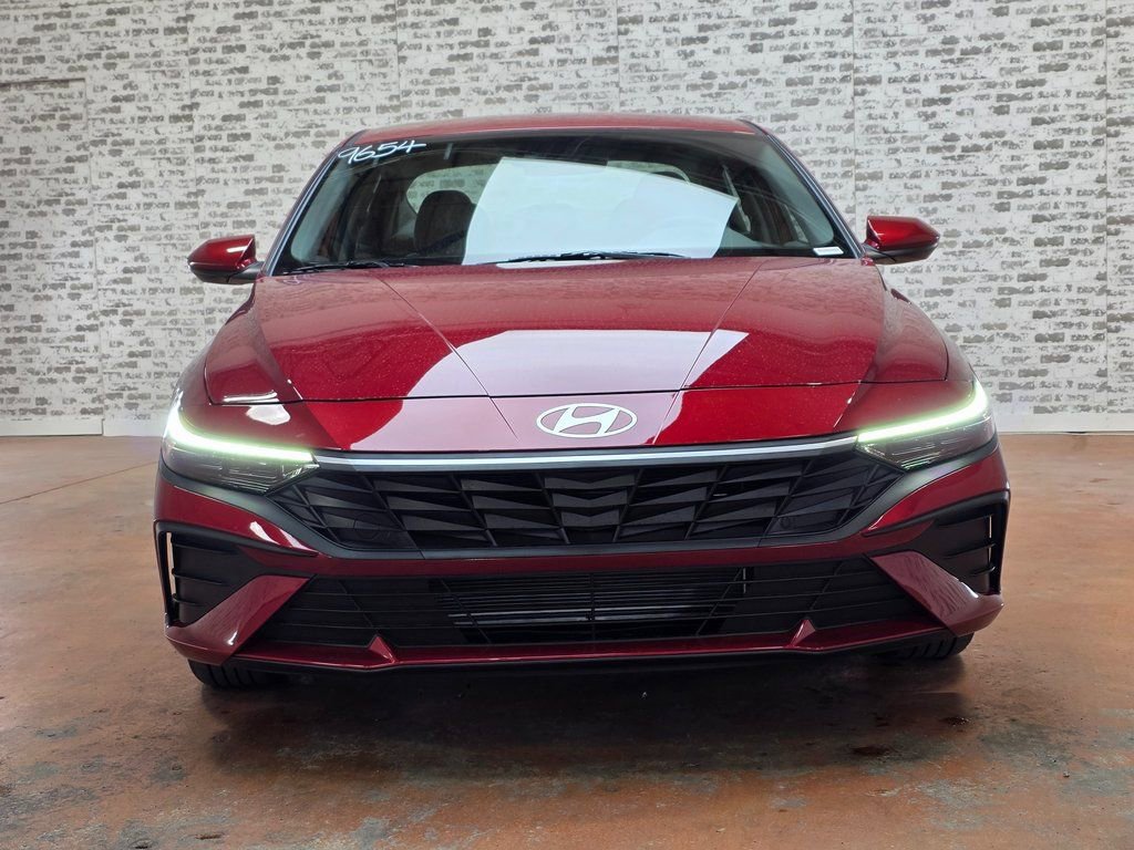 New 2026 Hyundai Elantra SE image 2