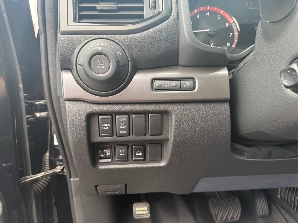 Used 2022 Nissan Titan PRO-4X w/ Pro-4x Convenience Package AWD/4WD image 18