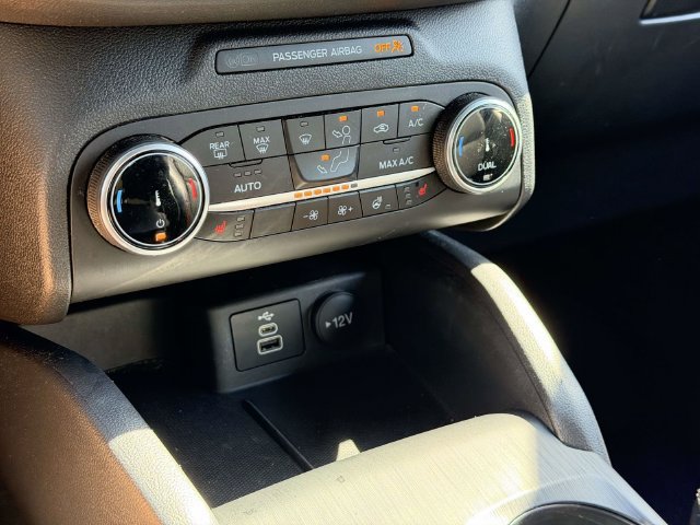 Used 2025 Ford Escape ST-Line Select AWD/4WD image 21