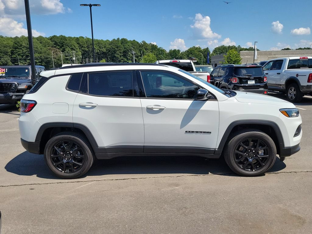 New 2026 Jeep Compass Latitude AWD/4WD image 2
