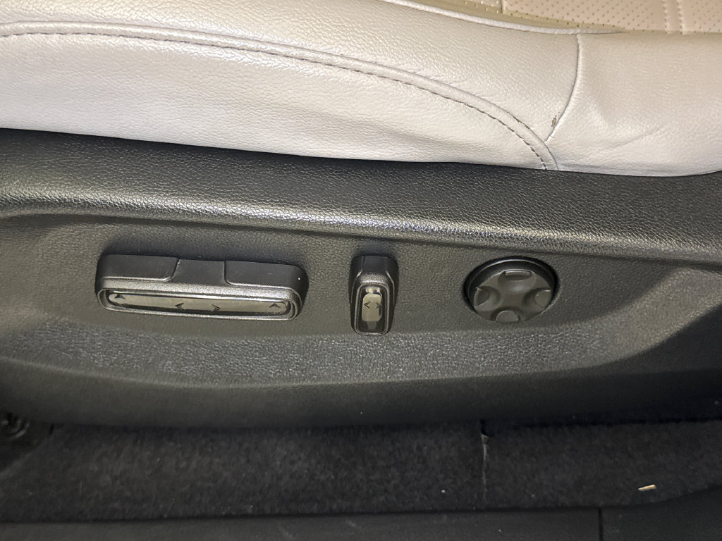 Used 2020 Honda CR-V Touring image 23