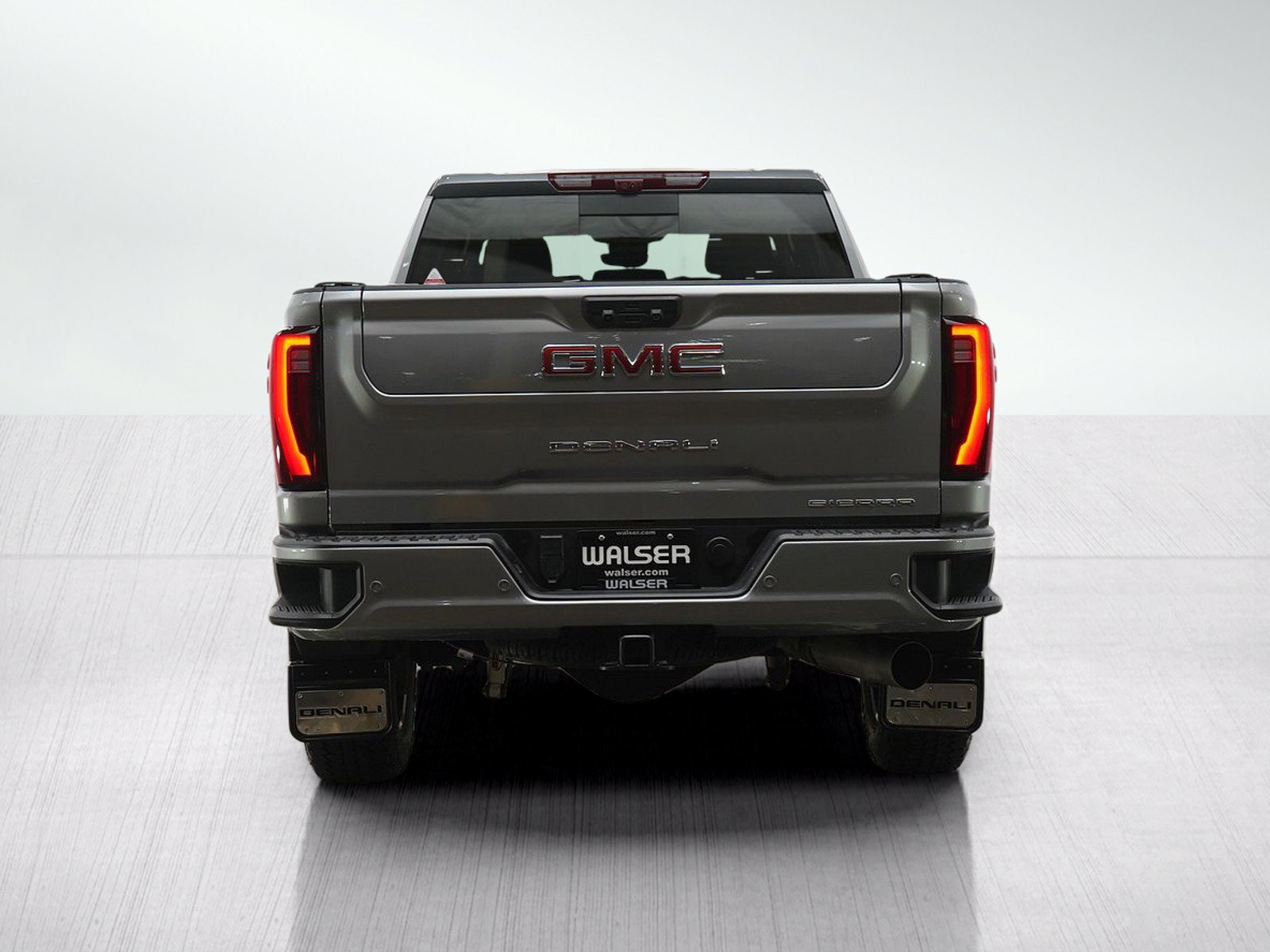 Used 2025 GMC Sierra 2500 Denali w/ Denali Reserve Package AWD/4WD image 4