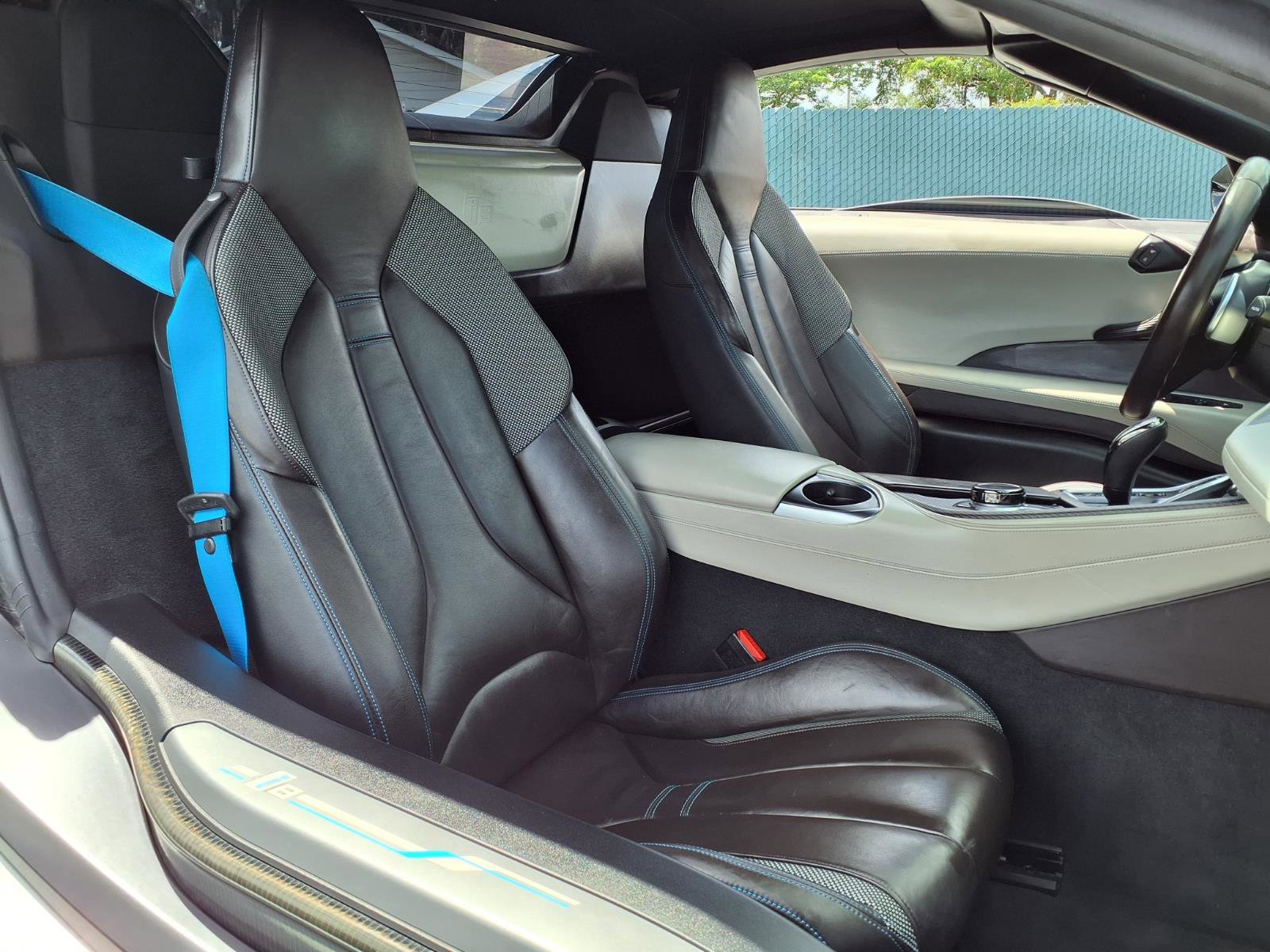 Used 2019 BMW i8 Roadster AWD/4WD image 17