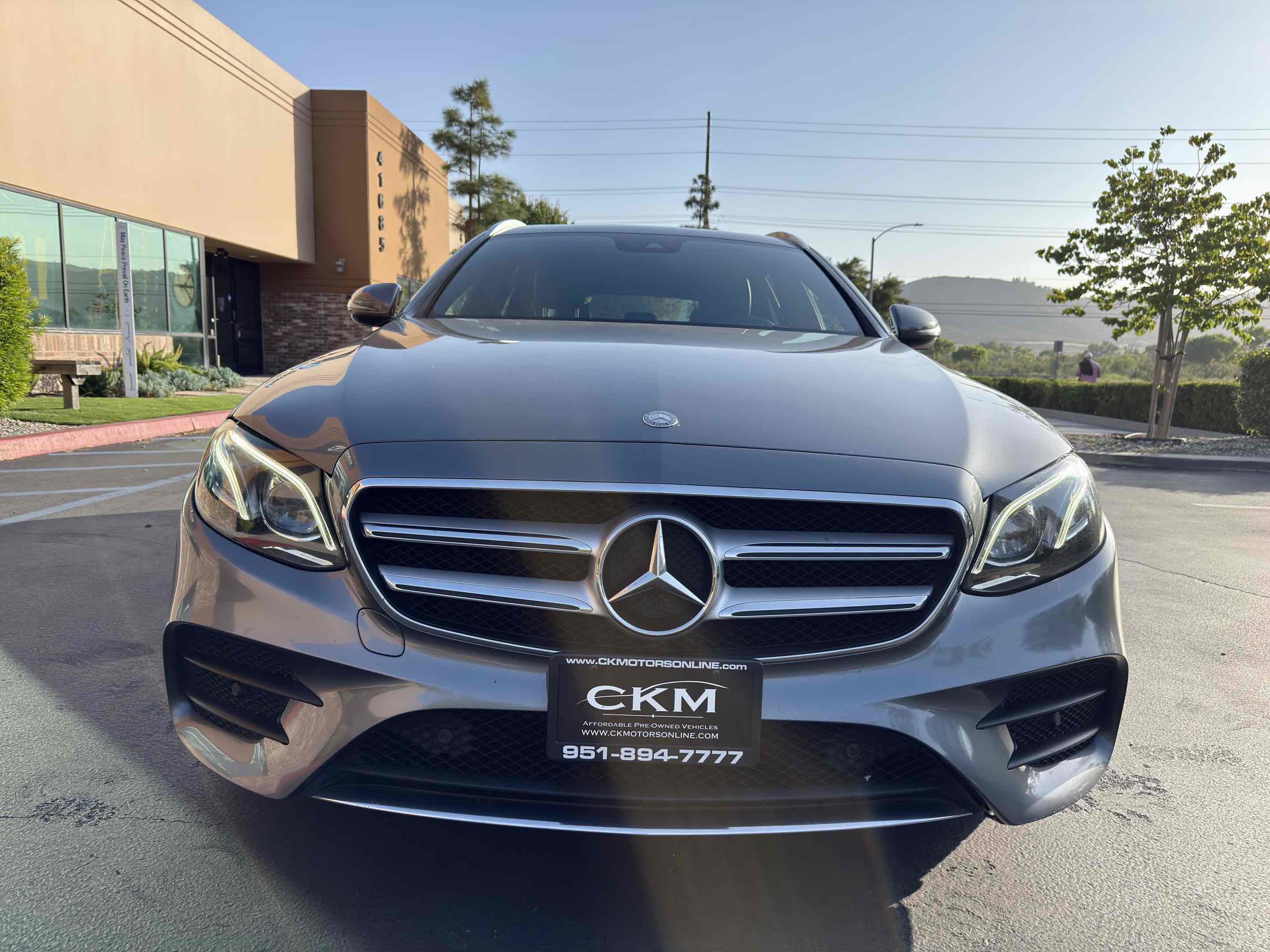 Used 2017 Mercedes-Benz E 400 4MATIC Wagon image 6