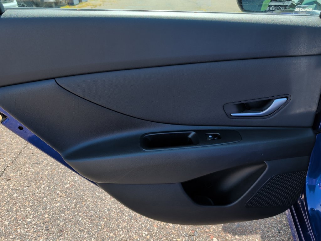 Used 2025 Hyundai Elantra Limited FWD image 30