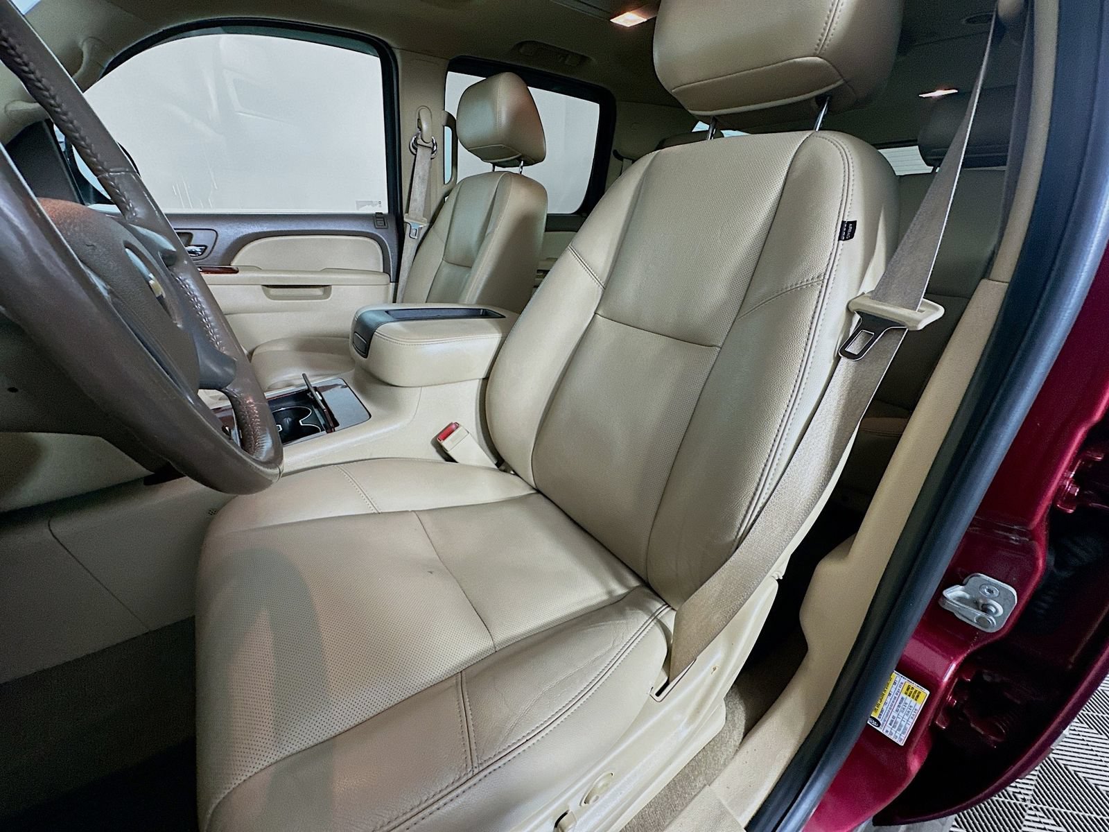 Used 2010 Chevrolet Suburban LTZ AWD/4WD image 22