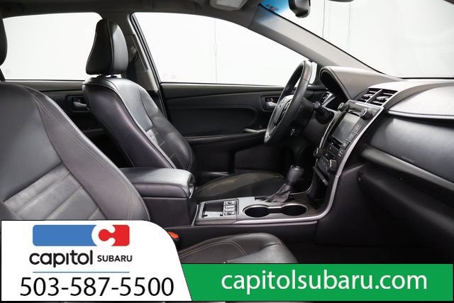 Used 2017 Toyota Camry XLE w/ Moonroof Package FWD image 29