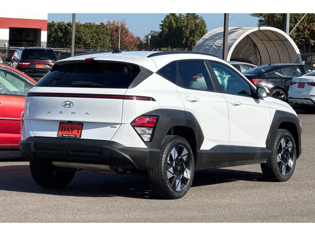 Used 2025 Hyundai Kona SEL image 5