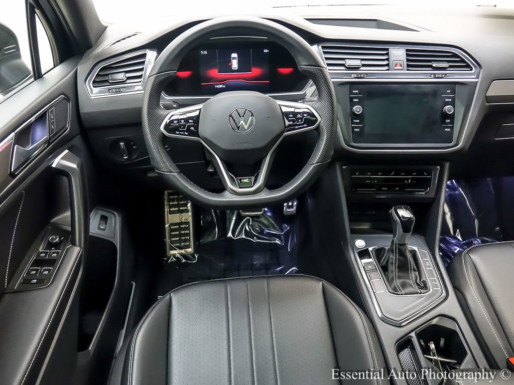 Used 2024 Volkswagen Tiguan SE R-Line w/ MDO Package, Three-Row FWD image 16