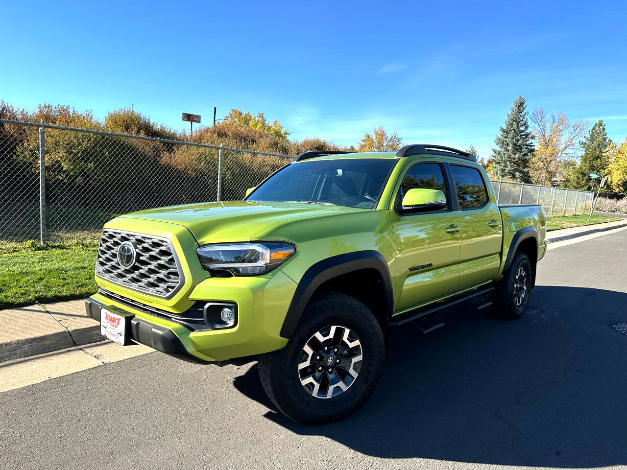 Used 2023 Toyota Tacoma TRD Off-Road image 1
