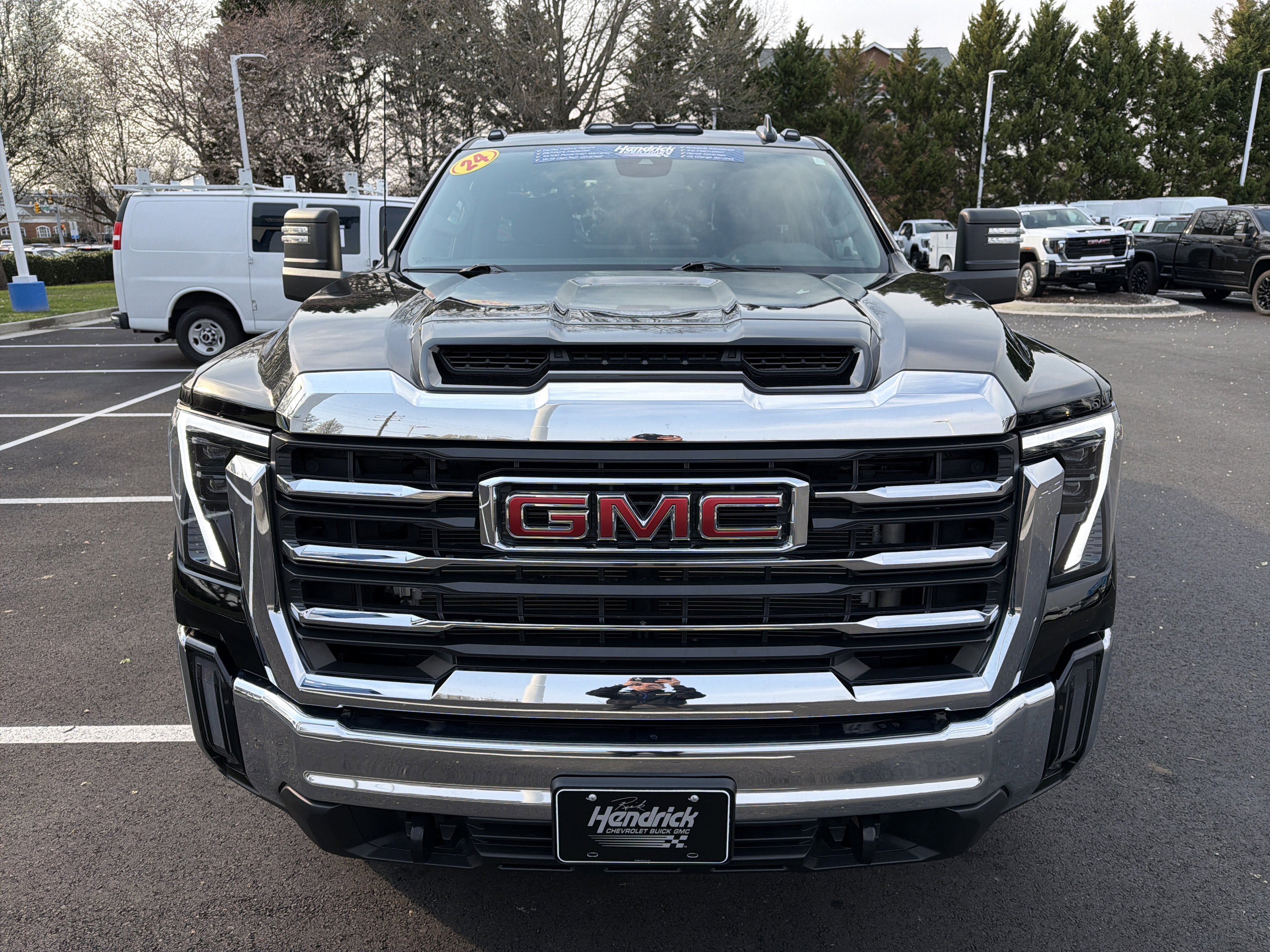Used 2024 GMC Sierra 2500 SLE w/ Max Trailering Package image 3