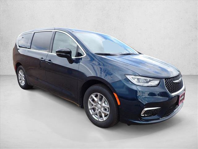 New 2025 Chrysler Pacifica Select FWD image 6