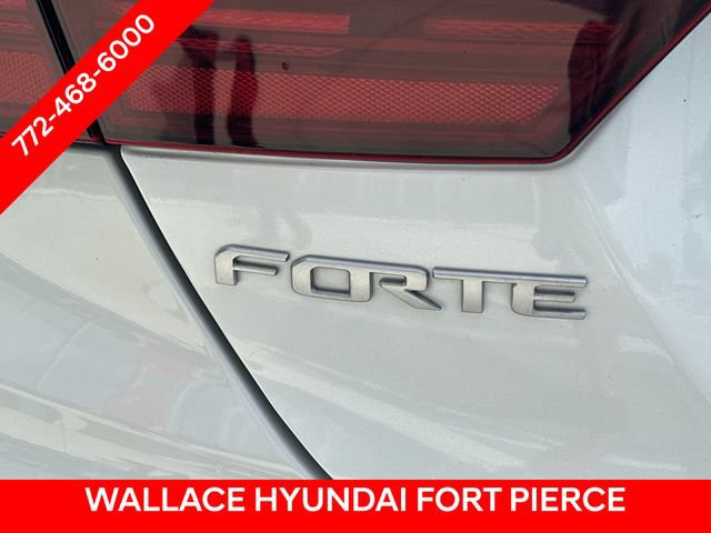 Used 2022 Kia Forte GT w/ GT Technology Package FWD image 8