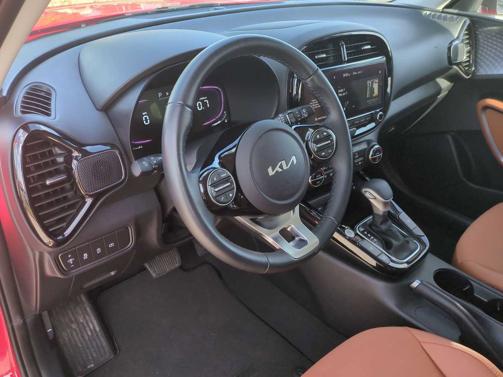 Used 2024 Kia Soul EX w/ Option Group 015 FWD image 10