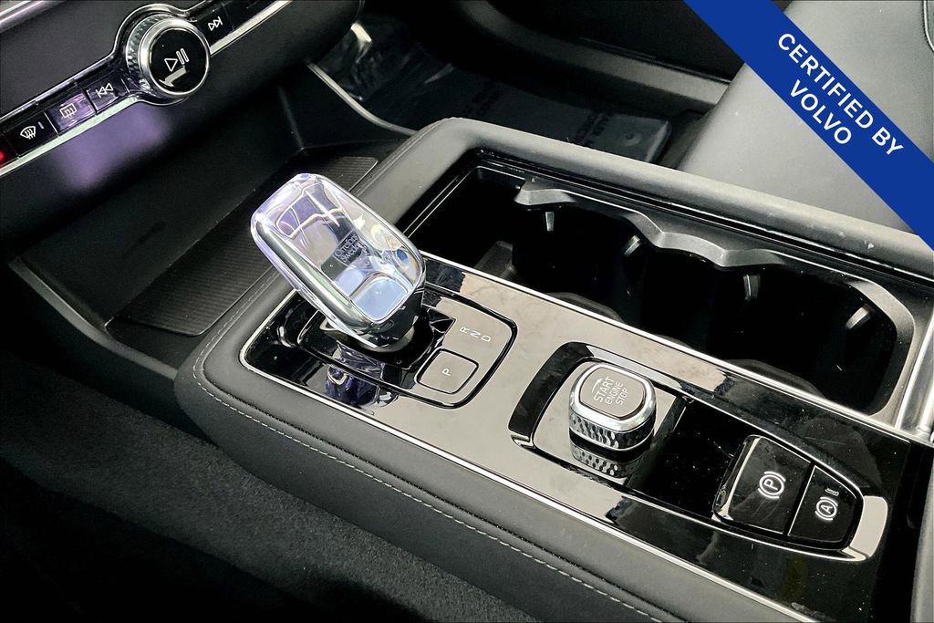 Certified 2025 Volvo XC90 B6 Plus image 19