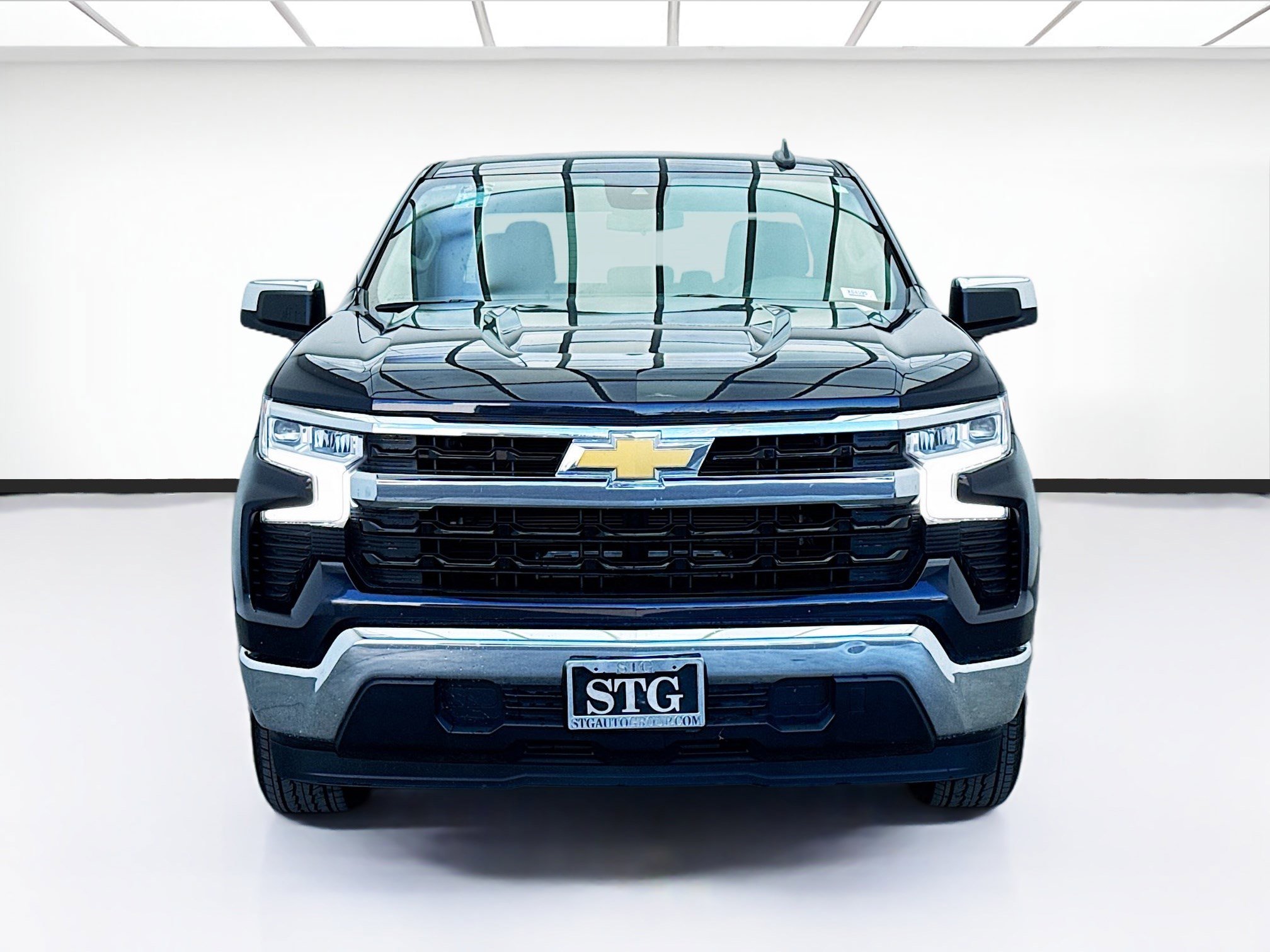 Used 2024 Chevrolet Silverado 1500 LT image 2