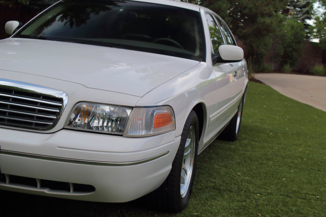 Used 1999 Ford Crown Victoria LX RWD image 13