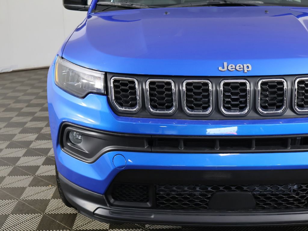 Used 2024 Jeep Compass Latitude AWD/4WD image 10