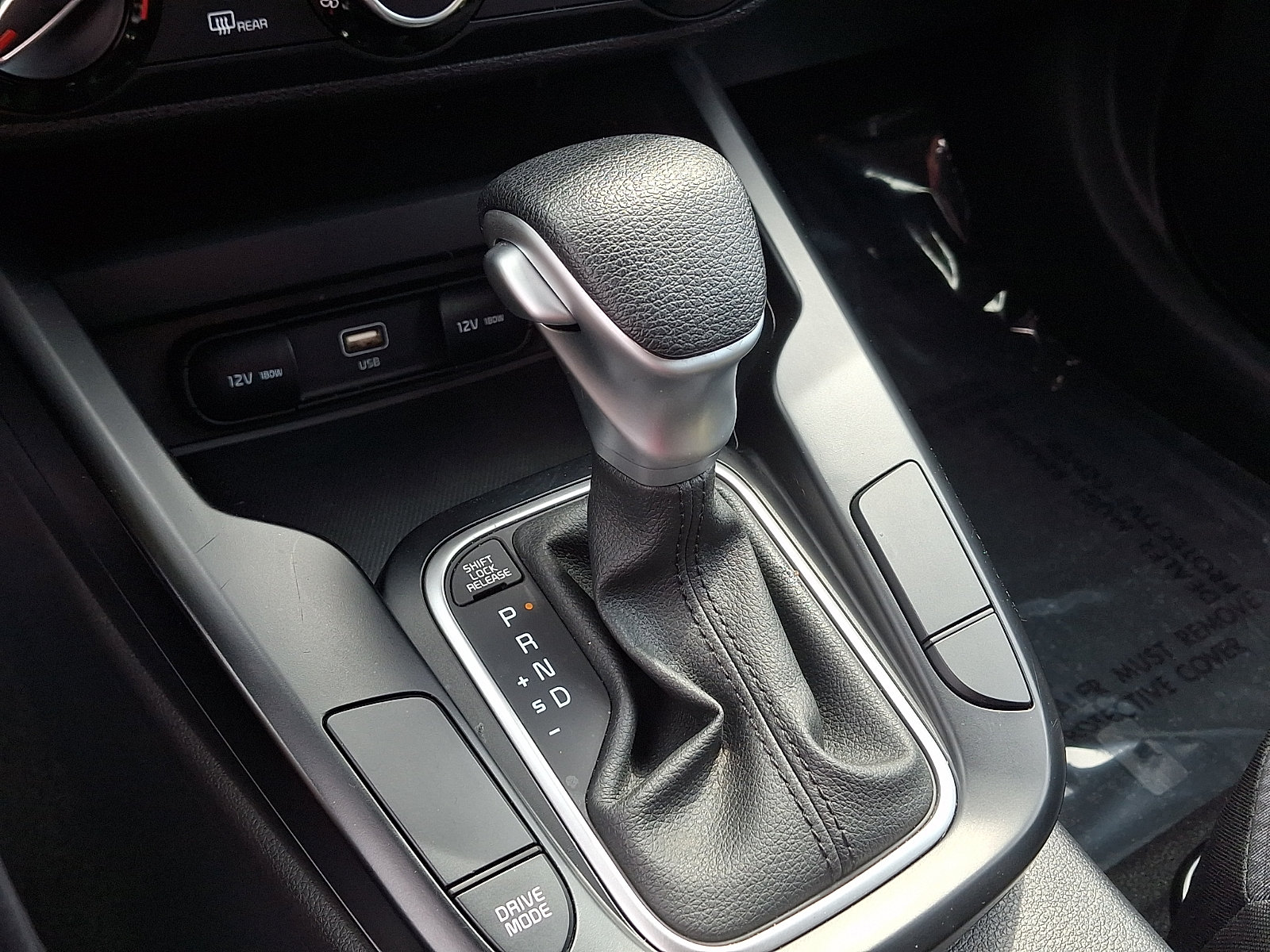 Certified 2025 Kia Soul LX w/ LX Technology Package FWD image 14