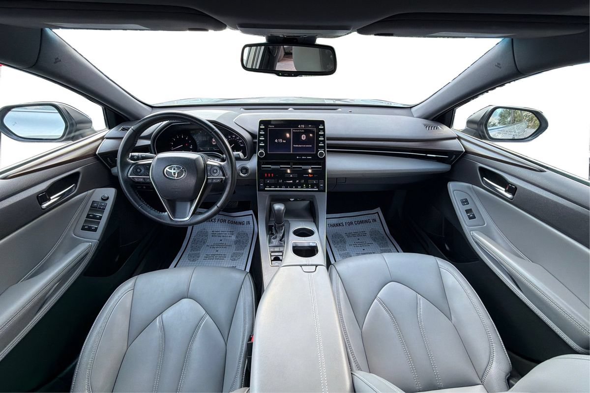 Used 2019 Toyota Avalon XLE w/ Moonroof Package FWD image 30