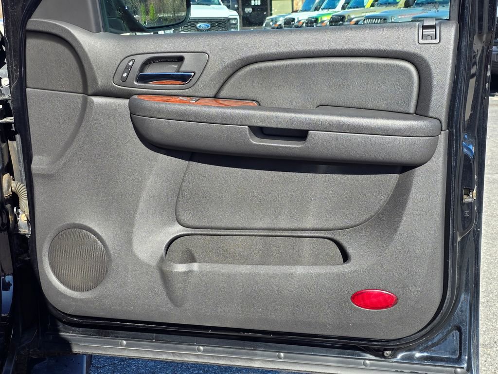 Used 2007 Chevrolet Avalanche LTZ w/ LTZ Preferred Equipment Group image 46