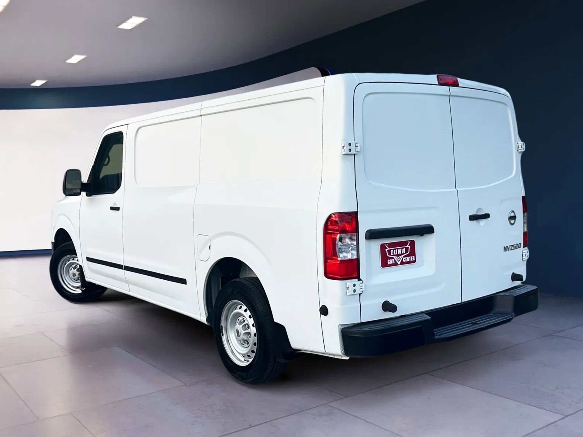 Used 2020 Nissan NV 2500 S image 3