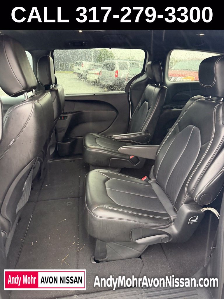 Used 2025 Chrysler Pacifica Select FWD image 10