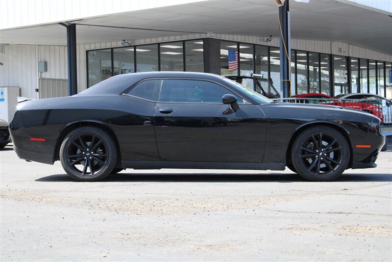 Used 2018 Dodge Challenger SXT w/ Blacktop Package RWD image 8
